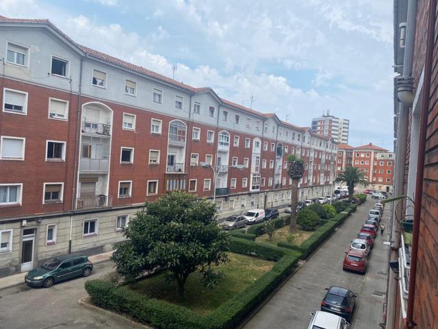 Piso En venta en Grupo Residencial Santa Olaya, 9, Natahoyo, Gijón photo 0