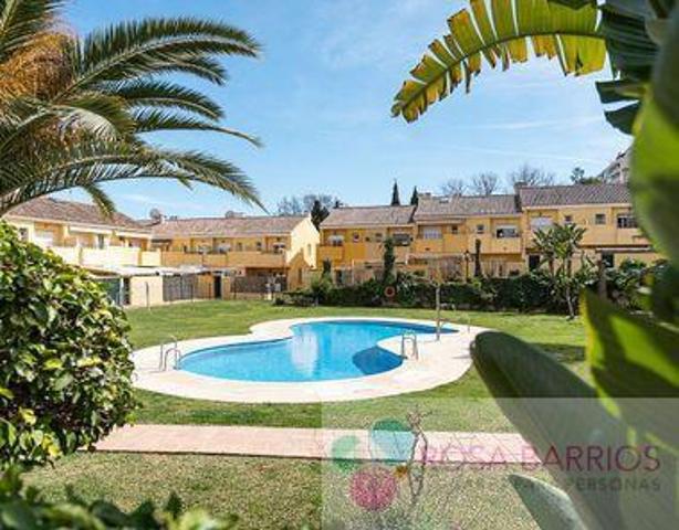 Unifamiliar Pareada En venta en El Padrón, Estepona photo 0