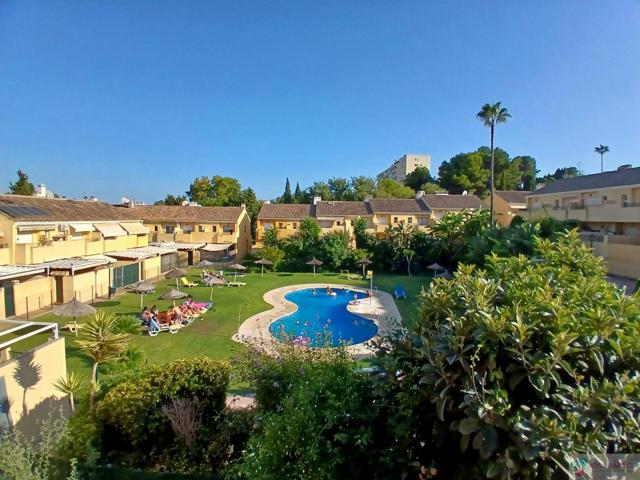 Unifamiliar Pareada En venta en El Padrón, Estepona photo 0