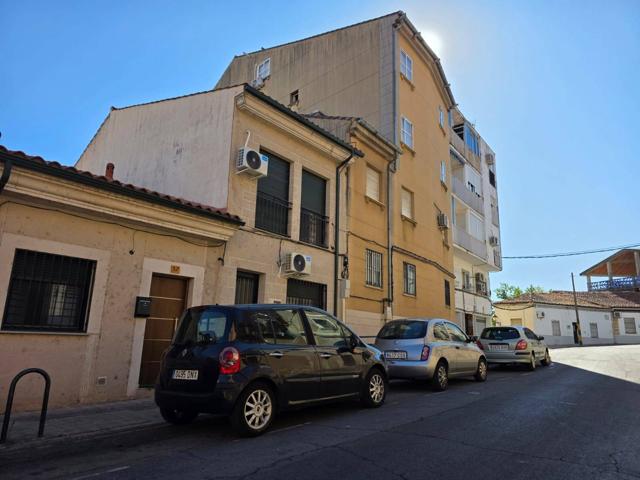 Dúplex En venta en Eulogio Gonzalez, Plasencia photo 0
