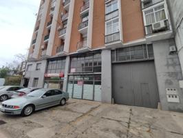 Local En venta en Avenida De España, Plasencia photo 0