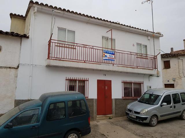 Unifamiliar Pareada En venta en Serradilla photo 0