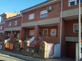 Unifamiliar Pareada En venta en Cardenal Siliceo - El Pilar - Sor Valentina Miron, Plasencia photo 0