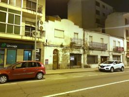 Unifamiliar Pareada En venta en Avd. España, Plasencia photo 0