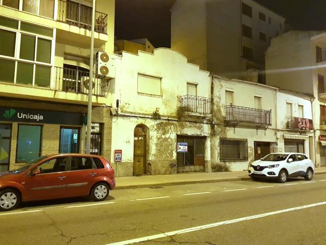 Unifamiliar Pareada En venta en Avd. España, Plasencia photo 0
