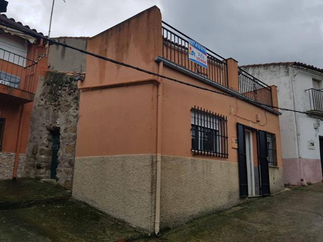 Unifamiliar Pareada En venta en Calle La Fuente, Valdeobispo photo 0