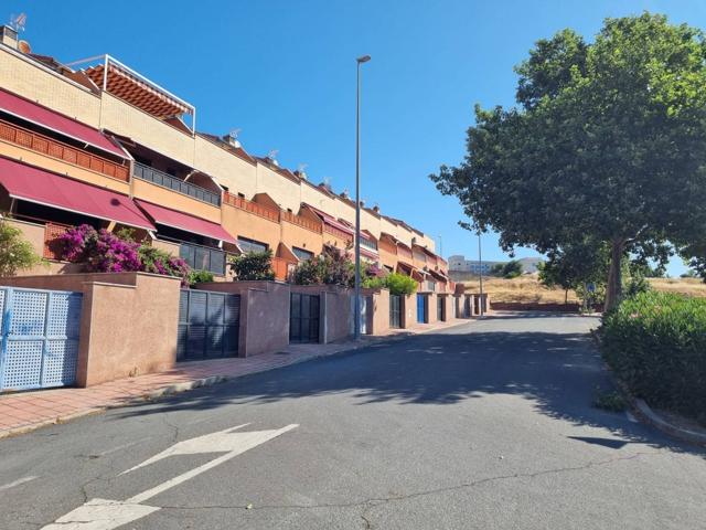 Unifamiliar Pareada En venta en Altos De Valcorchero, Plasencia photo 0