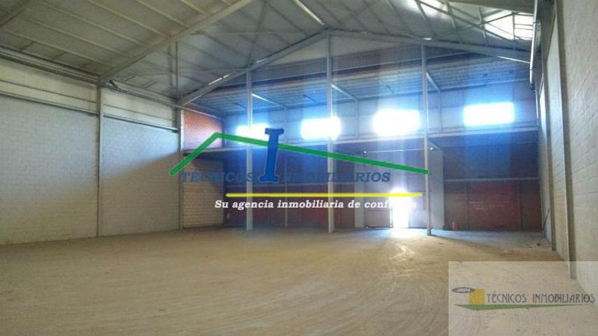 Nave Industrial En alquiler en Polígono Industrial El Prado, Mérida photo 0