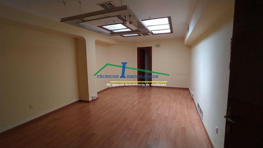 Oficina En alquiler en Ninguna, Mérida photo 0