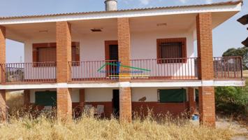 Unifamiliar En venta en Periferia, Valverde De Mérida photo 0