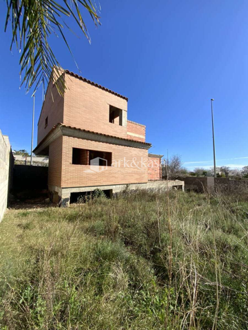 Chalet en Venta en San Antonio de Benagéber. Obra por terminar. photo 0