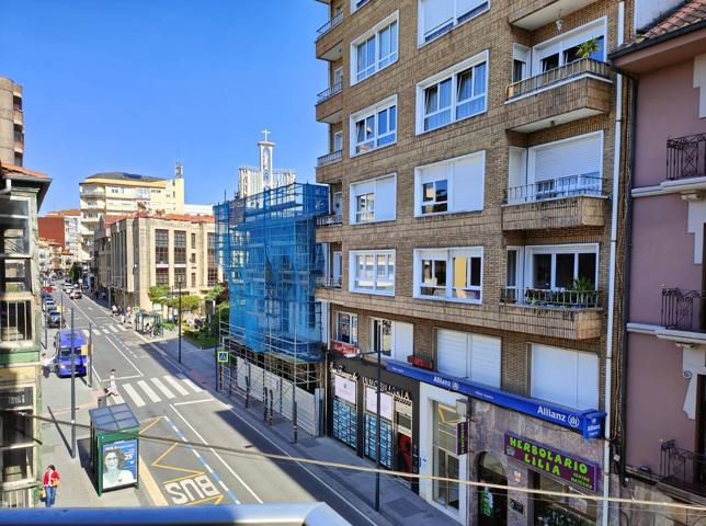 Piso En venta en Pequeñeces-Cuatro Caminos, Torrelavega photo 0