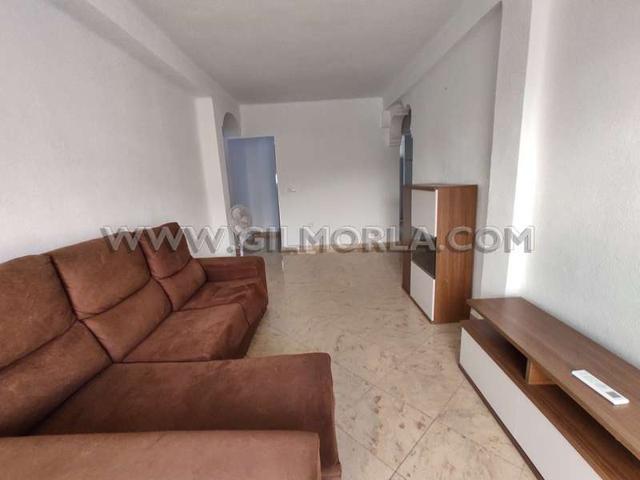 Vivienda situada en un entorno privilegiado, en pleno centro de Vélez Málaga, cerca de todo tipo de comercios y servicios. photo 0