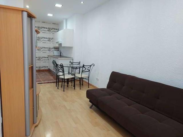 Salamanca (Plaza de Madrid), local venta 42 m2 75000€ photo 0