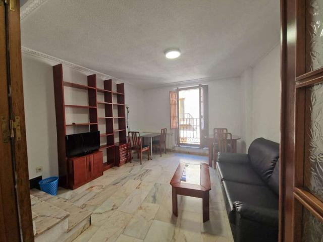 Salamanca ( Centro Histórico ); 1d, 1wc. SS.CC. 700€ photo 0