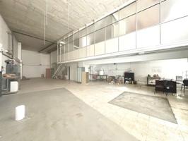 Nave Industrial En venta en Julian Camarillo, Madrid photo 0