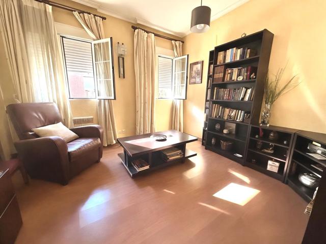 Piso En venta en Palomeras, Madrid photo 0