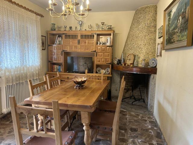 Unifamiliar Separadas En venta en Urbanización, Navas Del Rey photo 0