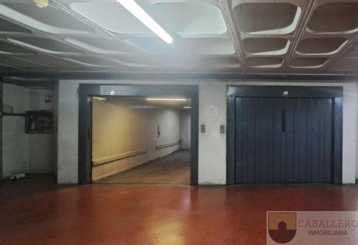 Parking En venta en Catedral, Murcia photo 0