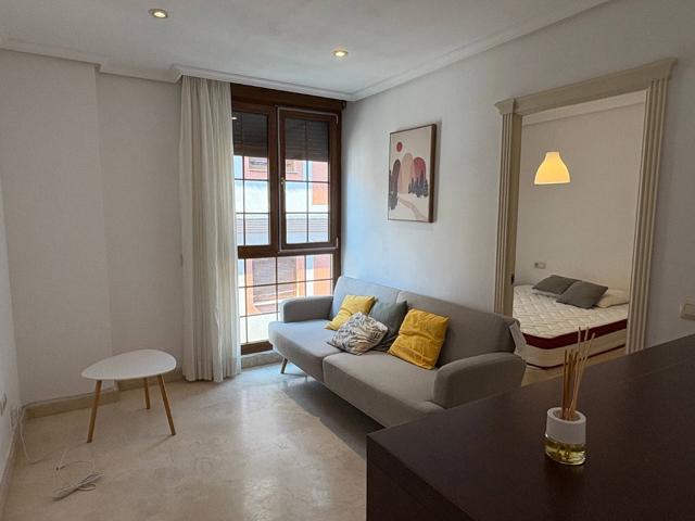 Piso En venta en Valdeacederas, Madrid photo 0