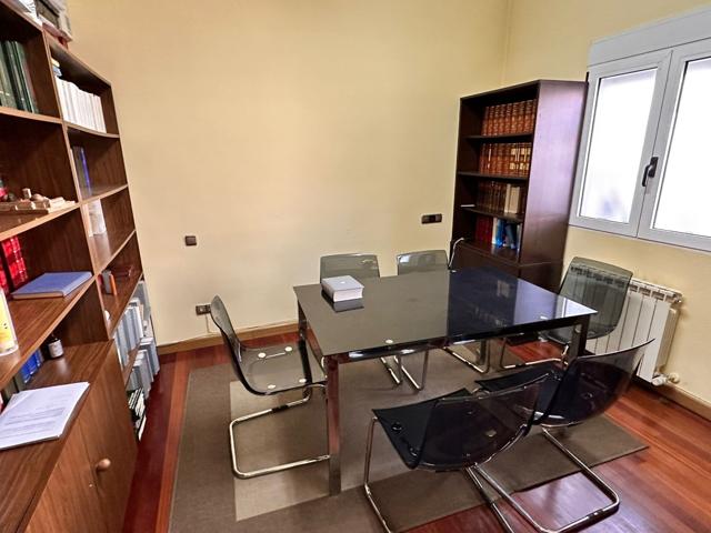 Local En alquiler en Centro, Valladolid photo 0