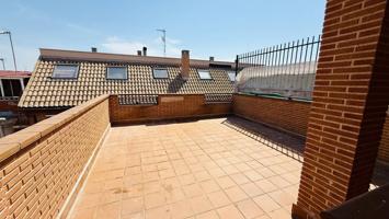 Dúplex En venta en Parla, Parla photo 0