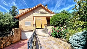 Casa En venta en Becerril De La Sierra photo 0