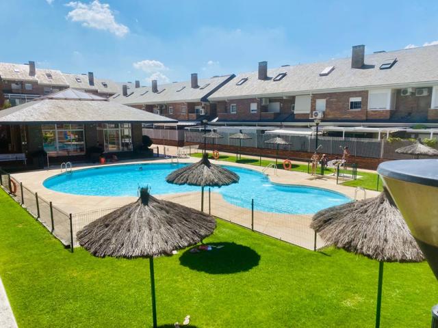 Unifamiliar Pareada En alquiler en Villanueva Del Pardillo photo 0