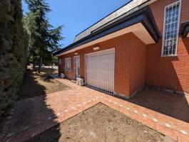Casa En venta en Los Arenales De El Coto, El Casar photo 0