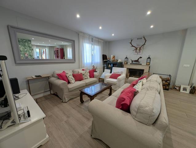 Unifamiliar Separadas En venta en Casco Urbano, Fuente El Saz De Jarama photo 0