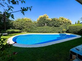 Unifamiliar En venta en Conde Orgaz-Piovera, Madrid photo 0