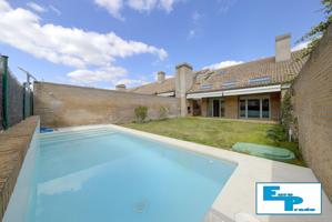 Unifamiliar Pareada En alquiler en Zona Prado De Somosaguas - La Finca, Pozuelo De Alarcón photo 0