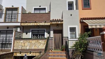 Unifamiliar Pareada En venta en Las Lagunas, Mijas photo 0