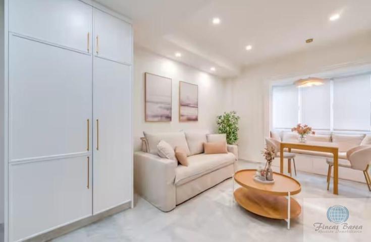 Casa En venta en Calle Santa Isabel, Los Boliches, Fuengirola photo 0