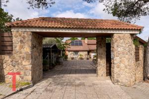 Casa En venta en El Bosque, Villaviciosa De Odón photo 0