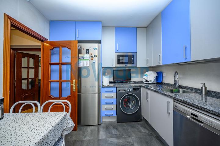 Piso En venta en Calle Nazaret, Este, Móstoles photo 0