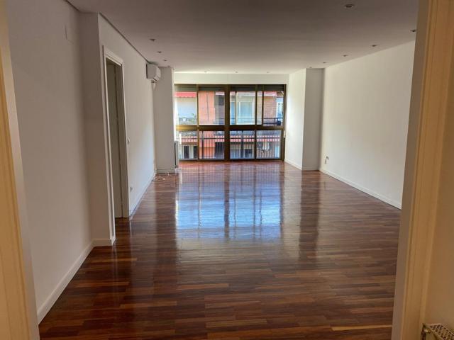 Piso En alquiler en Calle De García Luna, Chamartín, Madrid photo 0