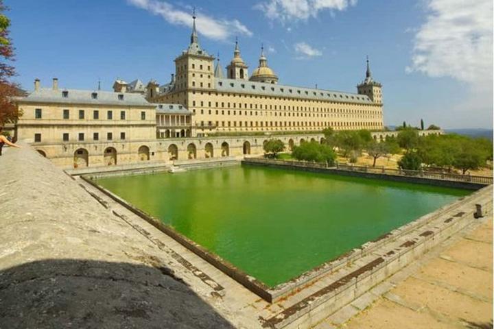 Comunidad En venta en Centro - Casco Histórico, San Lorenzo De El Escorial photo 0