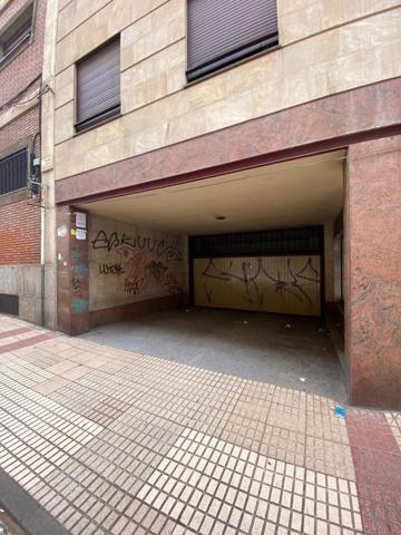 Parking Subterráneo En venta en Avenida De Los Maristas, San Bernardo - Carmelitas - Campus, Salamanca photo 0