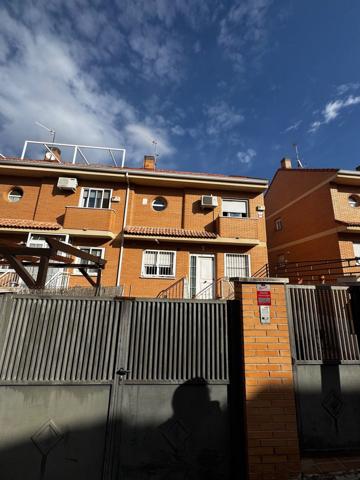 Unifamiliar Pareada En venta en Calle Murcia, Casco Urbano, Paracuellos De Jarama photo 0