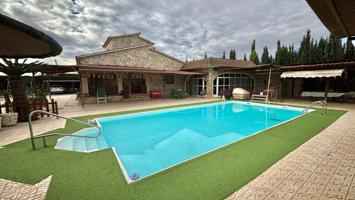 Espectacular chalet en Crevillente photo 0