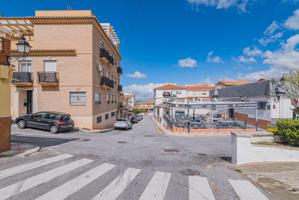 Piso En venta en La Zubia, La Zubia photo 0