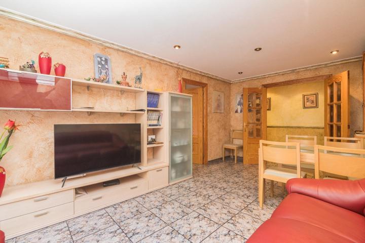 OPORTUNIDAD DE PISO EN UNA DE LAS ZONAS MÁS POPULARES DE ELCHE!!1 photo 0