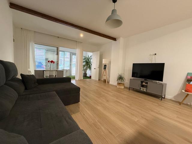 ¡ENCANTADORA PLANTA BAJA REFORMADA!! photo 0