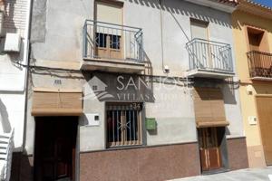 Dos casas unifamiliares unidas por la terraza, en el centro de Hondón de las Nieves photo 0