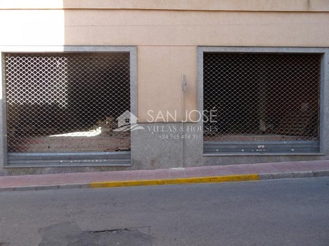 VENTA DE LOCAL COMERCIAL EN ZONA CENTRO A 50 METROS DE LA PLAZA MAYOR photo 0