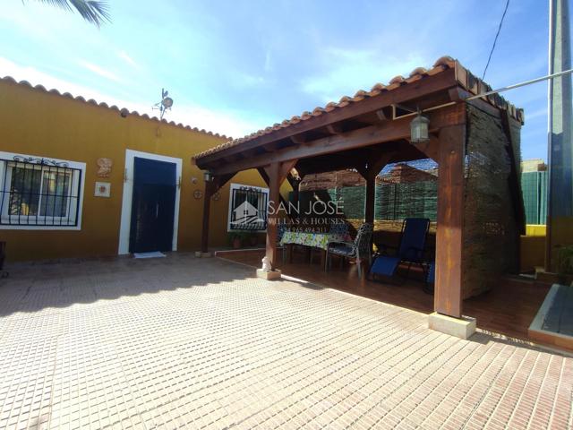 SE VENDE CHALET EN ELDA ZONA SANTO NEGRO A 1 MINUTO DEL PUEBLO. photo 0