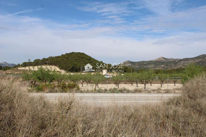 VENTA DE TERRENO EN SAX photo 0