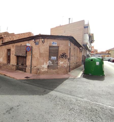 SE VENDE CASA EN NOVELDA PARA DERRIBAR EN AVENIDA REYES CATÓLICOS. photo 0