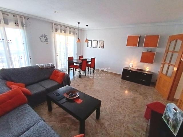 VENTA DE MAGNIFICO ADOSADO EN ASPE, ZONA CENTRO photo 0